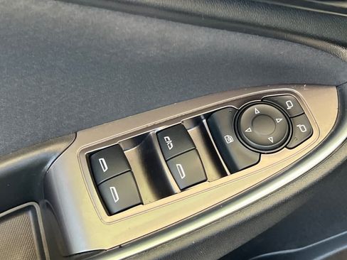 Used 2018 Chevrolet Malibu LT FWD image 13