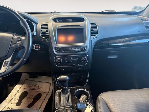 Used 2015 Kia Sorento SX image 9