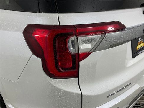 Used 2022 GMC Acadia Denali w/ Denali Technology Package image 18