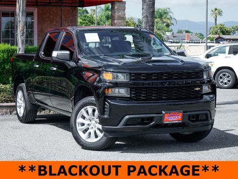 Used 2021 Chevrolet Silverado 1500 Custom w/ LPO, Blackout Package RWD image 2