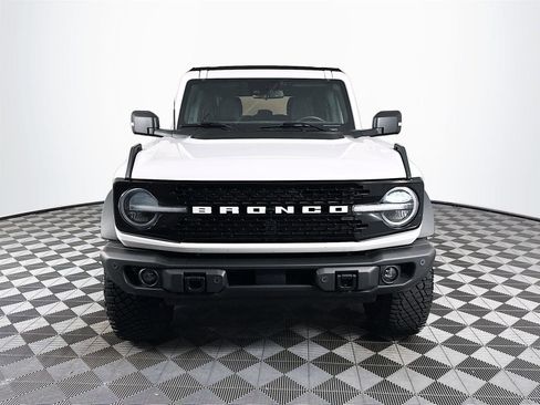 Used 2023 Ford Bronco Wildtrak image 2