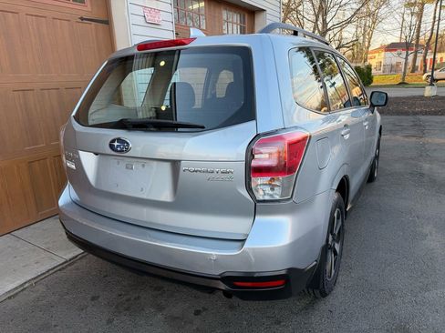 Used 2017 Subaru Forester 2.5i w/ Alloy Wheel Package image 3