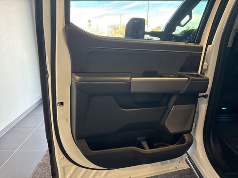 Used 2023 Ford F250 Lariat w/ Tow Technology Package image 19