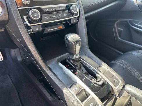 Used 2020 Honda Civic Touring image 10