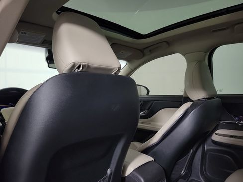 Certified 2025 Lincoln Corsair Grand Touring AWD/4WD image 16