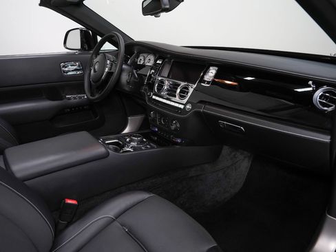 Used 2019 Rolls-Royce Dawn RWD image 2