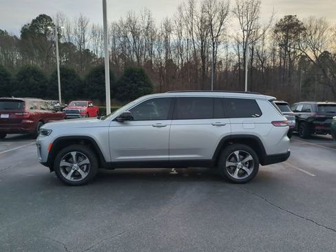 New 2026 Jeep Grand Cherokee L Limited w/ Luxury Tech Group II image 2