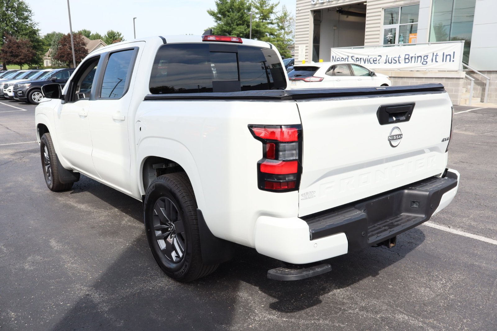 Used 2025 Nissan Frontier SV w/ Tow Package AWD/4WD image 5