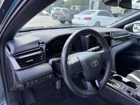 Used 2025 Toyota Camry SE w/ Convenience Package FWD image 13