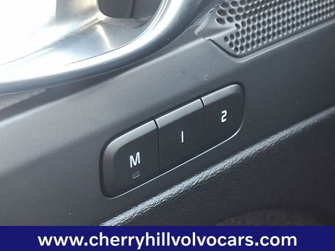 Certified 2025 Volvo XC40 B5 Core w/ Protection Package Premier image 23