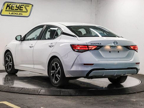 Used 2025 Nissan Sentra SV FWD image 2