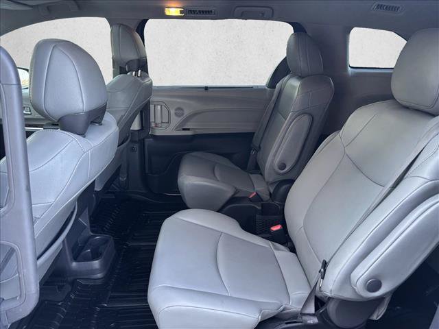 Used 2022 Toyota Sienna XLE AWD/4WD image 10