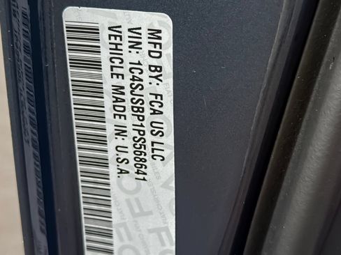 Used 2023 Jeep Wagoneer L Series II AWD/4WD image 43