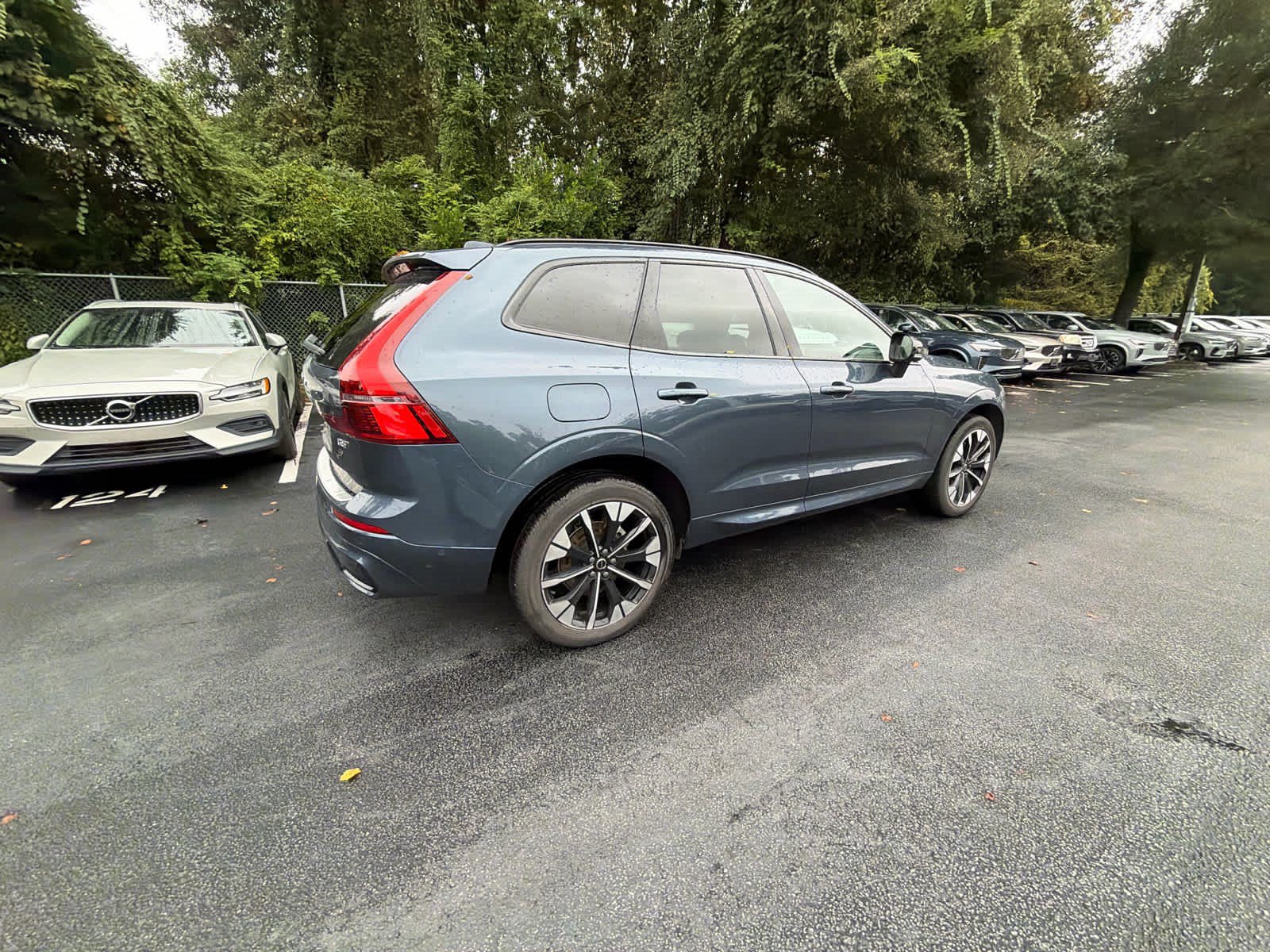 Used 2026 Volvo XC60 B5 Plus AWD/4WD image 16