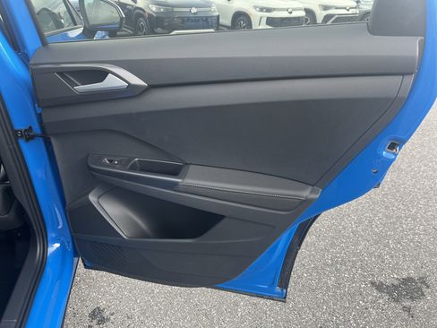 New 2025 Volkswagen Taos SE image 22