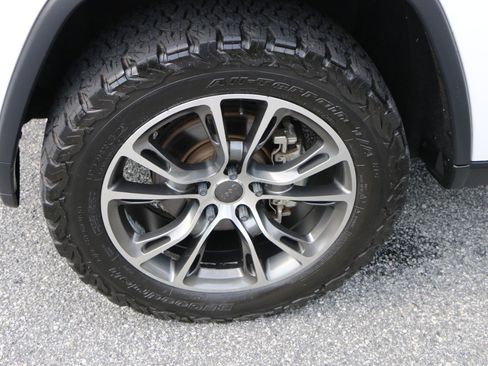 Used 2020 Jeep Grand Cherokee Limited w/ Luxury Group II RWD image 14