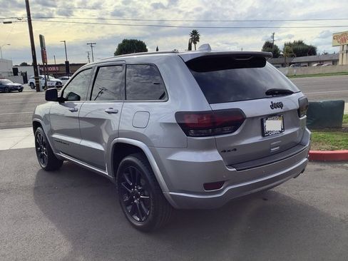 Used 2018 Jeep Grand Cherokee Altitude image 21