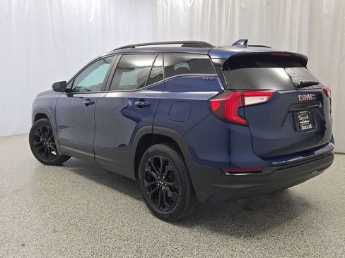 Used 2022 GMC Terrain SLE w/ Driver Convenience Package image 14