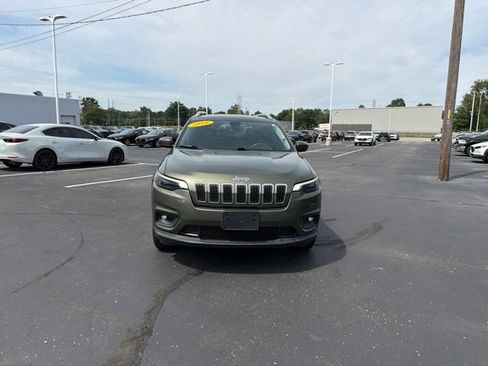 Used 2019 Jeep Cherokee Latitude Plus w/ Comfort/Convenience Group AWD/4WD image 25