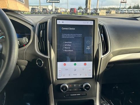 Used 2024 Ford Edge SEL image 18