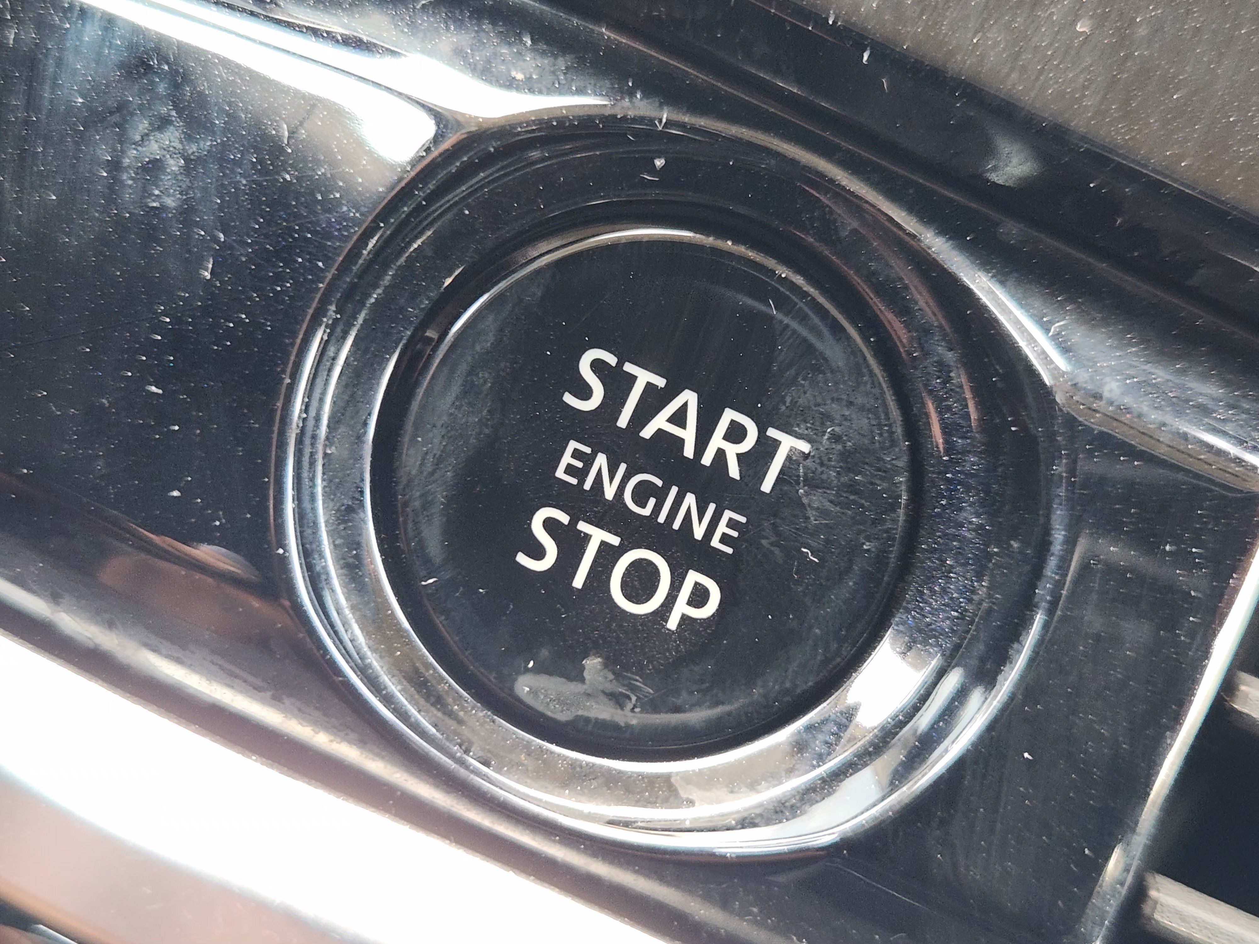 Used 2025 Nissan Pathfinder SL FWD image 21