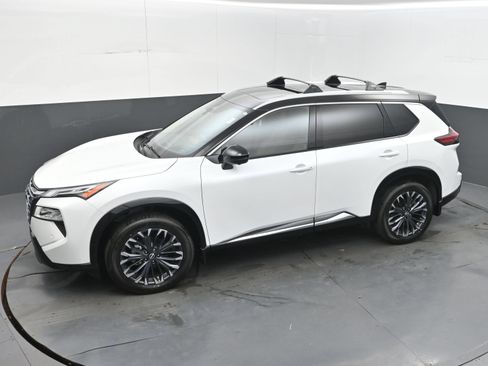 Certified 2025 Nissan Rogue Platinum w/ Platinum Premium Package FWD image 29