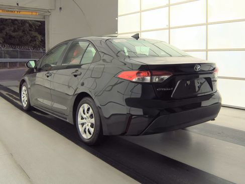Used 2024 Toyota Corolla LE FWD image 4