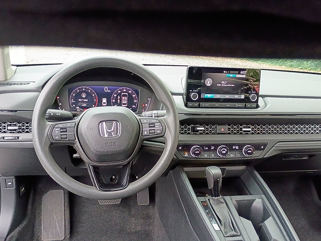 Used 2023 Honda Accord EX image 12