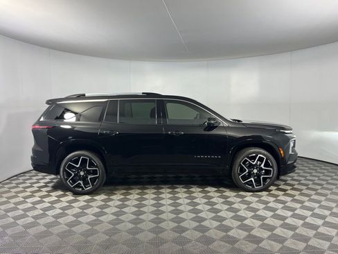 Used 2025 Chevrolet Traverse High Country FWD image 7