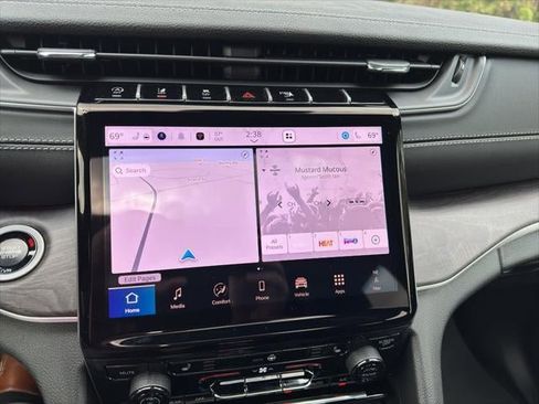 New 2025 Jeep Grand Cherokee Limited image 35