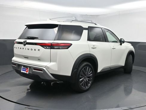 Used 2024 Nissan Pathfinder SL w/ SL Premium Package FWD image 26