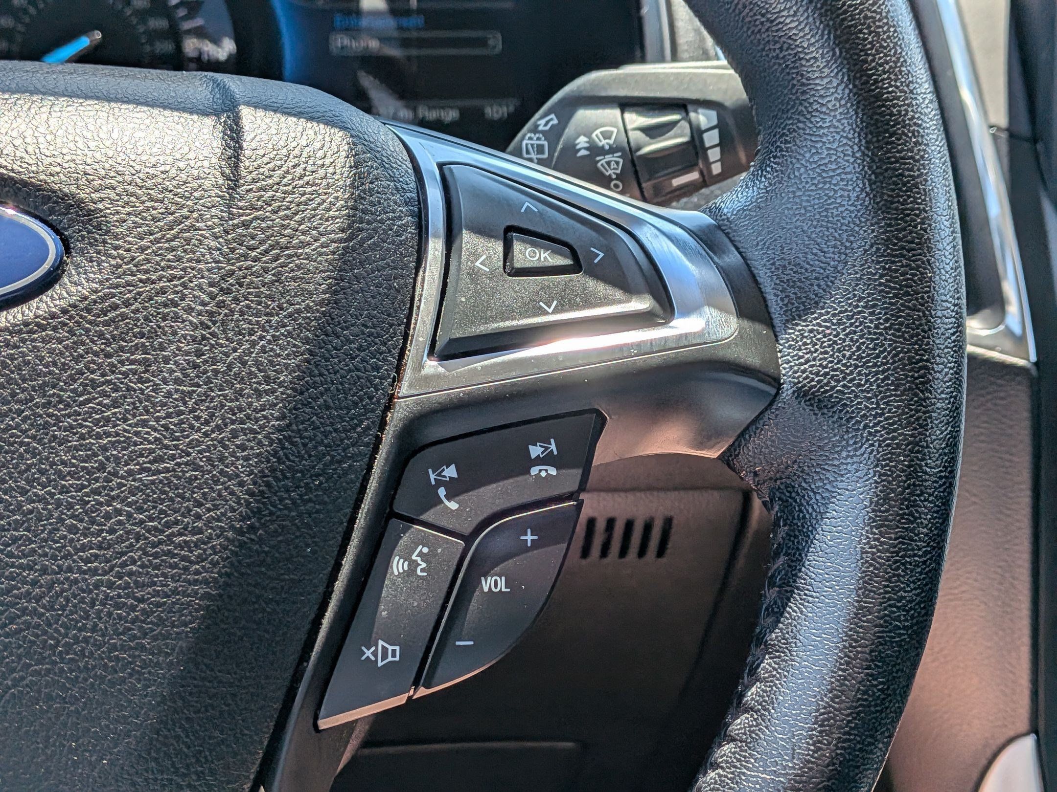 Used 2022 Ford Edge Titanium AWD/4WD image 17