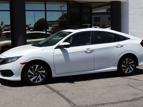 Used 2018 Honda Civic EX image 7