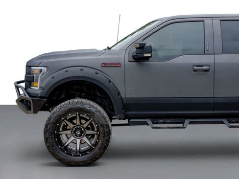 Used 2017 Ford F150 XLT w/ Equipment Group 302A Luxury AWD/4WD image 10