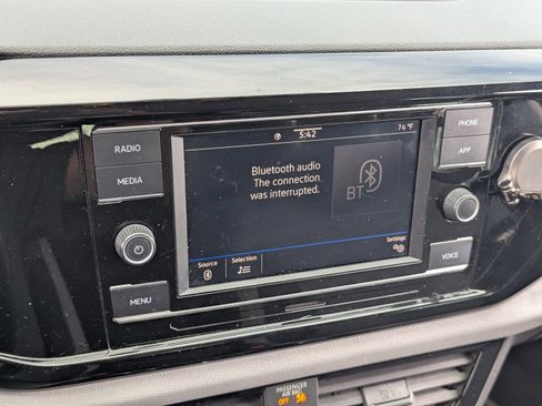 Used 2022 Volkswagen Taos S image 38