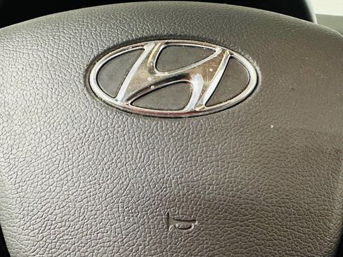 Used 2013 Hyundai Accent GS FWD image 10