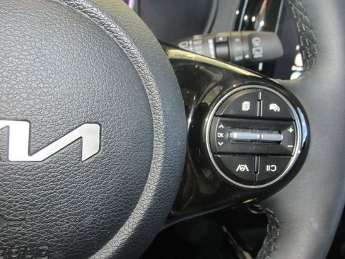 Used 2025 Kia Soul EX image 17