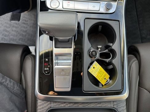 Used 2019 Audi Q8 Prestige image 20