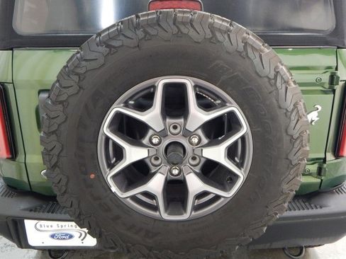Used 2023 Ford Bronco Badlands image 5