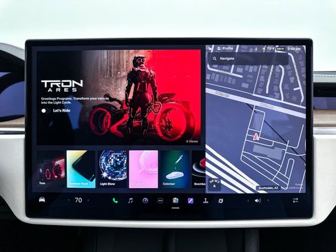 Used 2022 Tesla Model X image 30