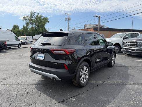Used 2025 Ford Escape Active w/ Cold Weather Package AWD/4WD image 7