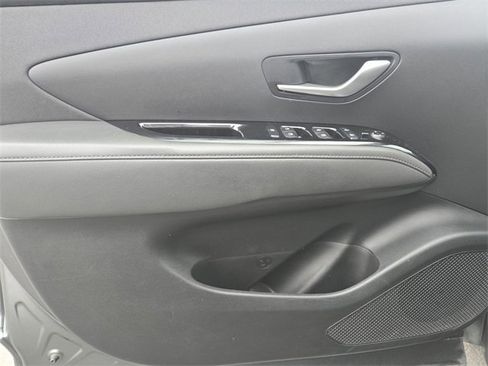 Used 2022 Hyundai Tucson Limited image 17