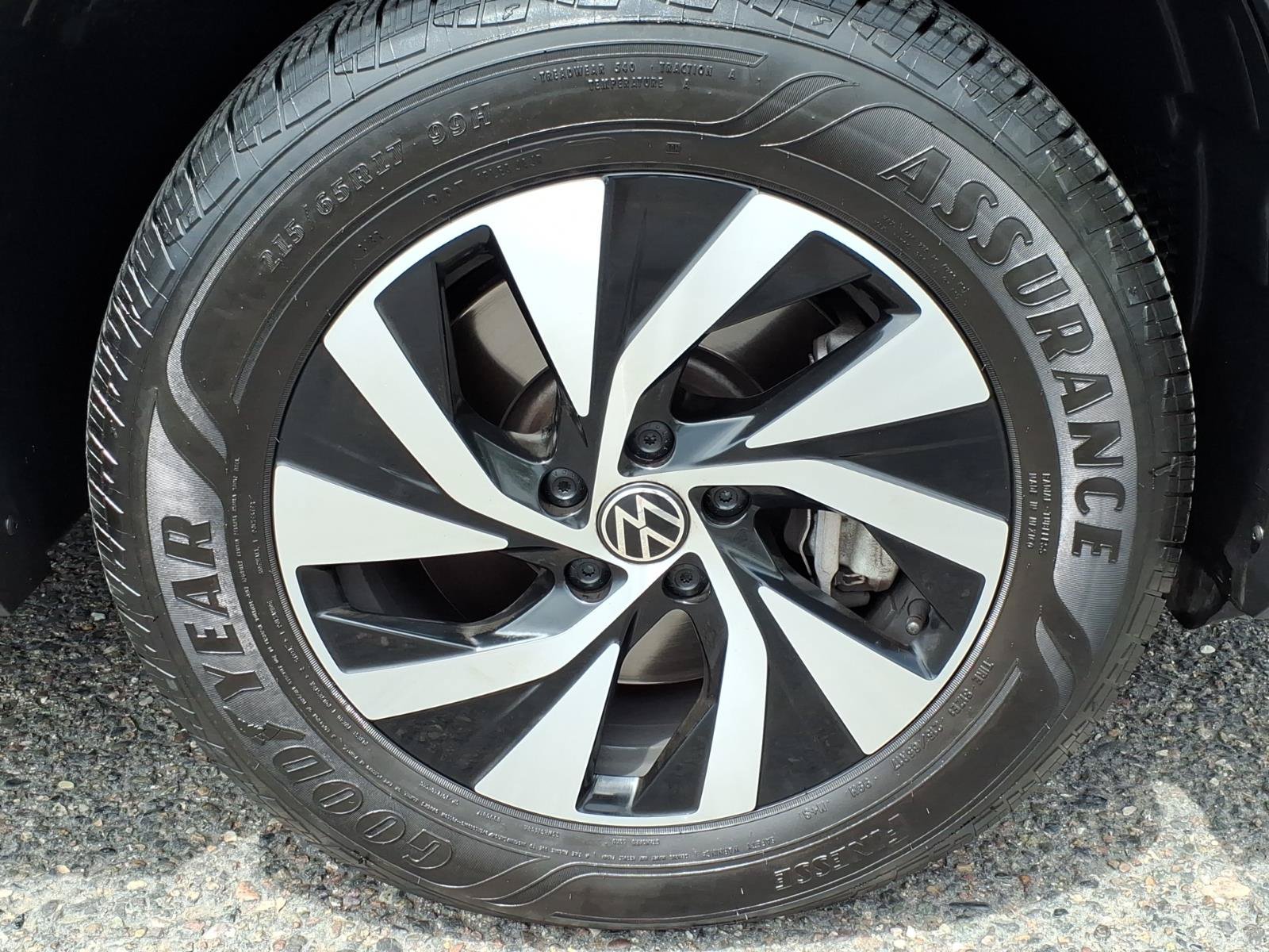 Certified 2025 Volkswagen Tiguan S AWD/4WD image 9