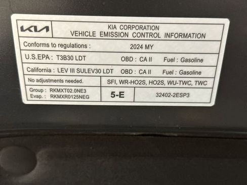 Used 2024 Kia Seltos EX AWD/4WD image 31