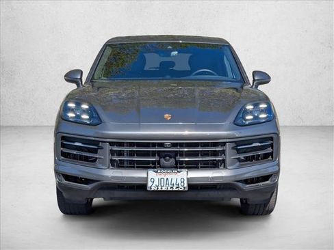 Used 2024 Porsche Cayenne image 2
