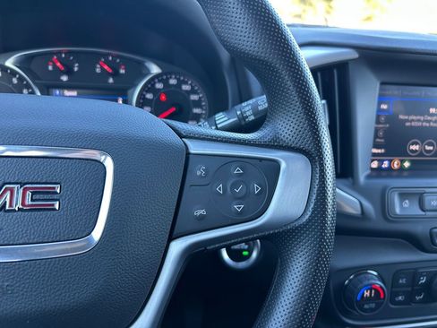 Used 2023 GMC Terrain SLE w/ Driver Convenience Package AWD/4WD image 18