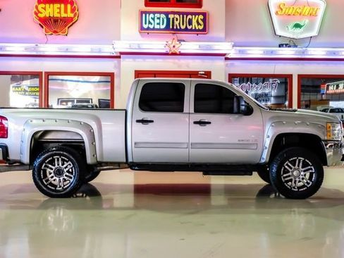 Used 2012 Chevrolet Silverado 2500 LT w/ Interior Plus Package image 10