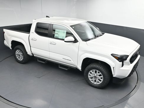 New 2025 Toyota Tacoma SR5 image 30