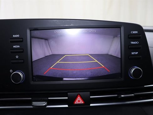 Used 2021 Hyundai Elantra SEL FWD image 13