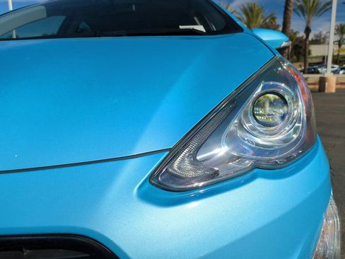 Used 2016 Toyota Prius C One image 10